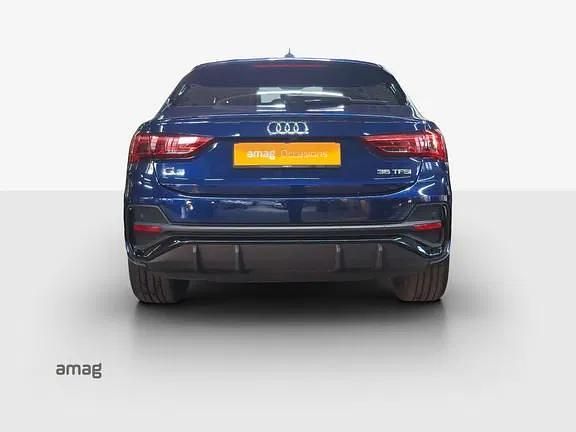 Gebraucht Audi Q3 Sportback Attraction 150 PS (110 kW) 2022 Navarrablau metallic SUV