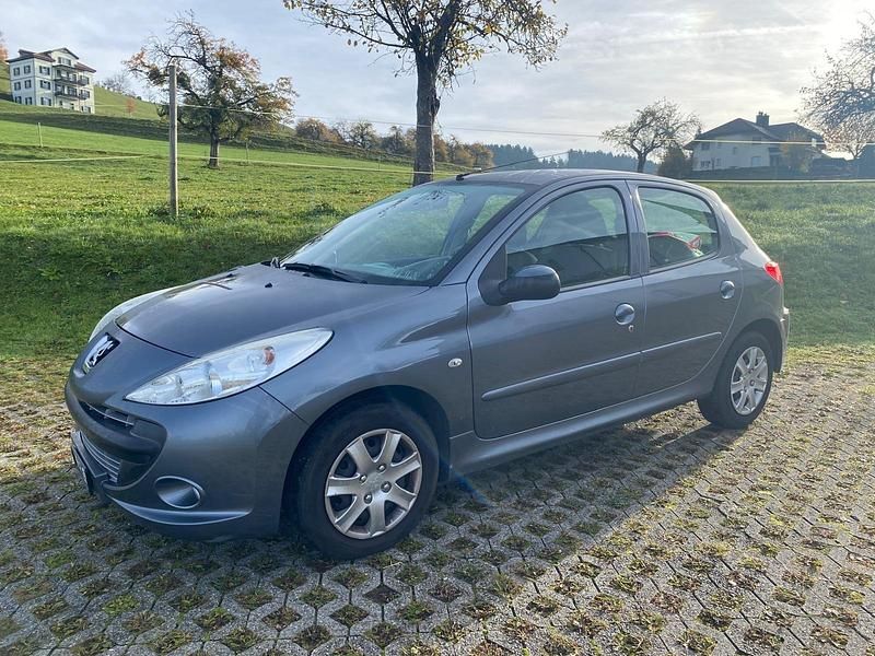 Gebraucht Peugeot 206+ 75 PS (55 kW) 2011 Kleinwagen