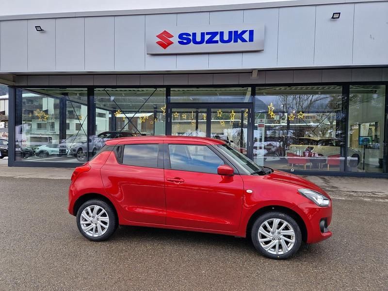 Gebraucht Suzuki Swift 83 PS (61 kW) 2021 Rot Limousine