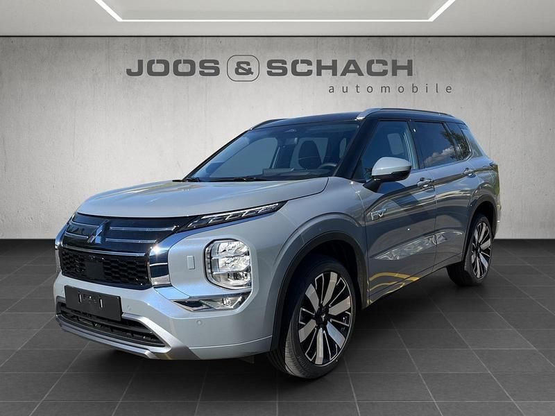 Grau Gebraucht 2025 Mitsubishi Outlander P-HEV Instyle SUV | CHF 51’900 - Bild 1/4