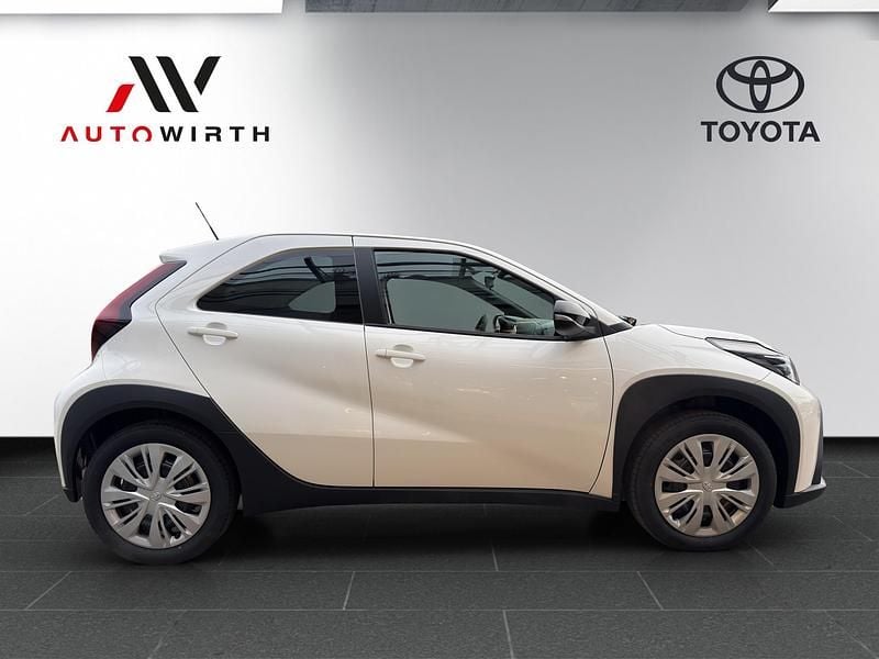 Neu Toyota Aygo X Comfort 116 PS (85 kW) 2025 Weiss SUV