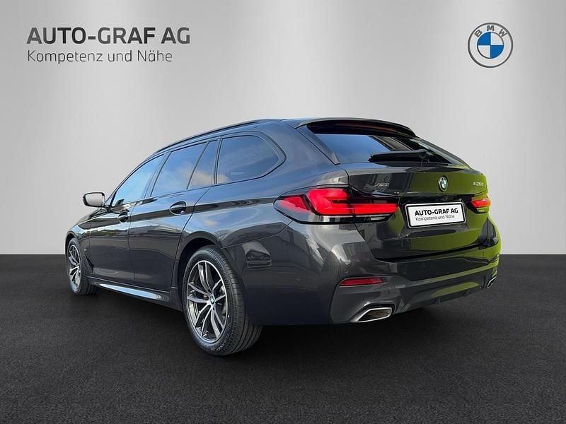 Gebraucht BMW 520 M Sport 201 PS (147 kW) 2024 Grau Kombi
