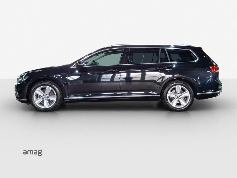 Gebraucht VW Passat Elegance 200 PS (147 kW) 2023 Deepblack perleffekt Kombi