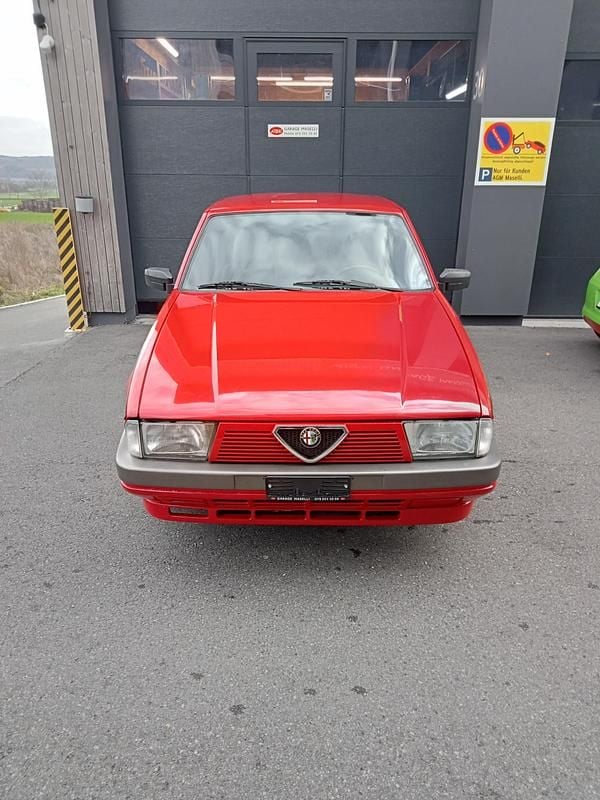 Gebraucht 1986 Alfa Romeo 75 Limousine | CHF 13’998 - Bild 1/4