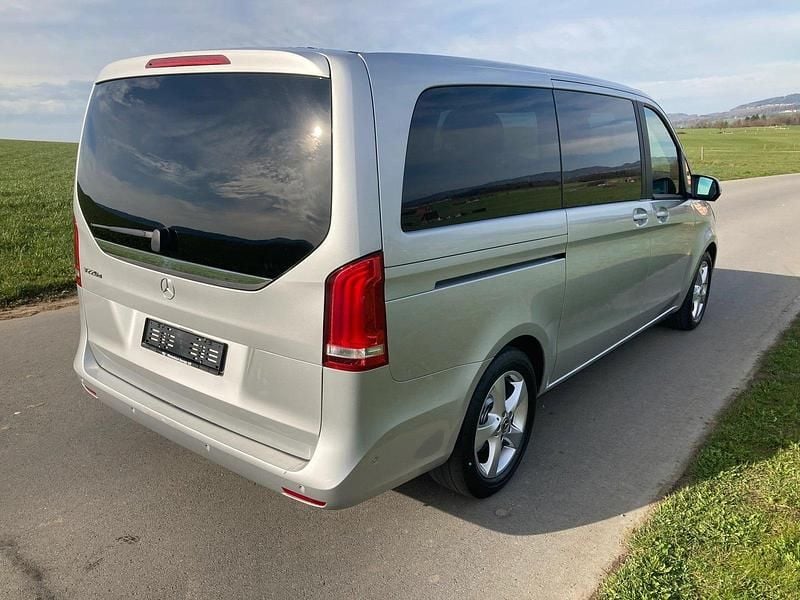 Gebraucht Mercedes V220 163 PS (119 kW) 2020 Van / Kleinbus