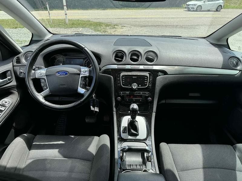 Gebraucht Ford S-MAX Titanium 140 PS (102 kW) 2013 Van / Kleinbus