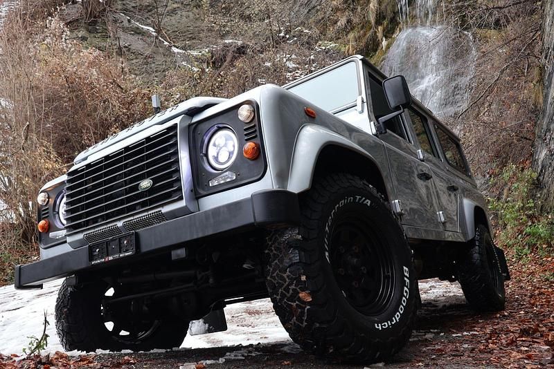 Gebraucht Land Rover Defender 122 PS (89 kW) 2011