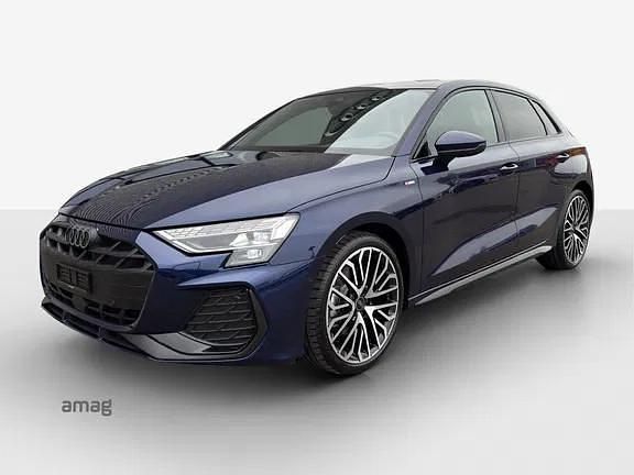 Navarrablau metallic Gebraucht 2025 Audi A3 Attraction Limousine | CHF 47’900 - Bild 1/4