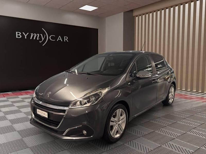 Grau Gebraucht 2016 Peugeot 208 Style Kleinwagen | CHF 8’740 (Etwas zu teuer) - Bild 1/4