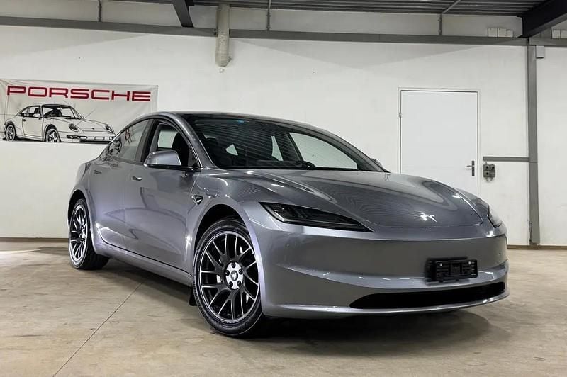 Gebraucht Tesla Model 3 Long Range RWD 235 kW (320 PS) 2026 Silber Limousine