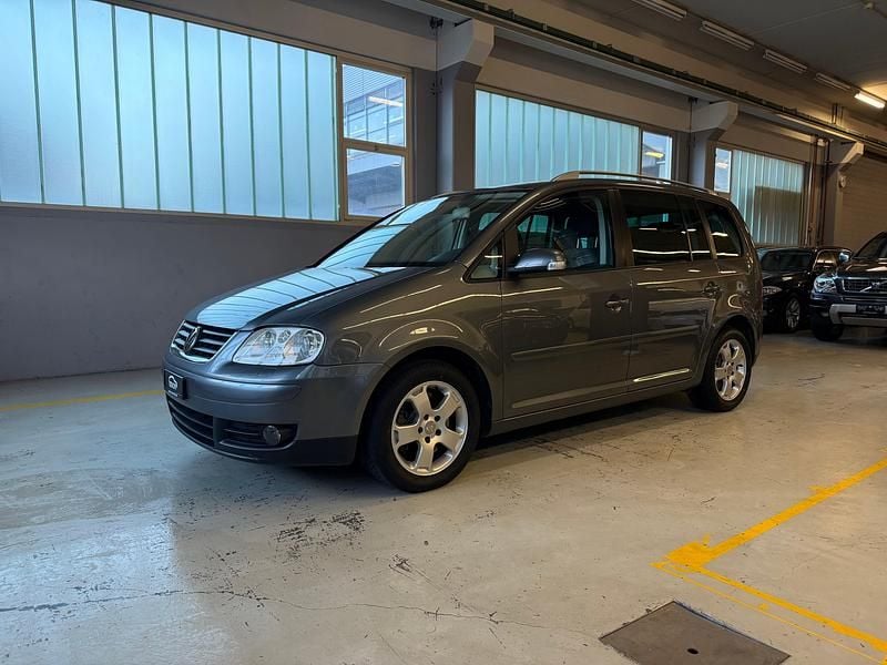 Gebraucht 2006 VW Touran Highline Van / Kleinbus | CHF 6’990 - Bild 1/4