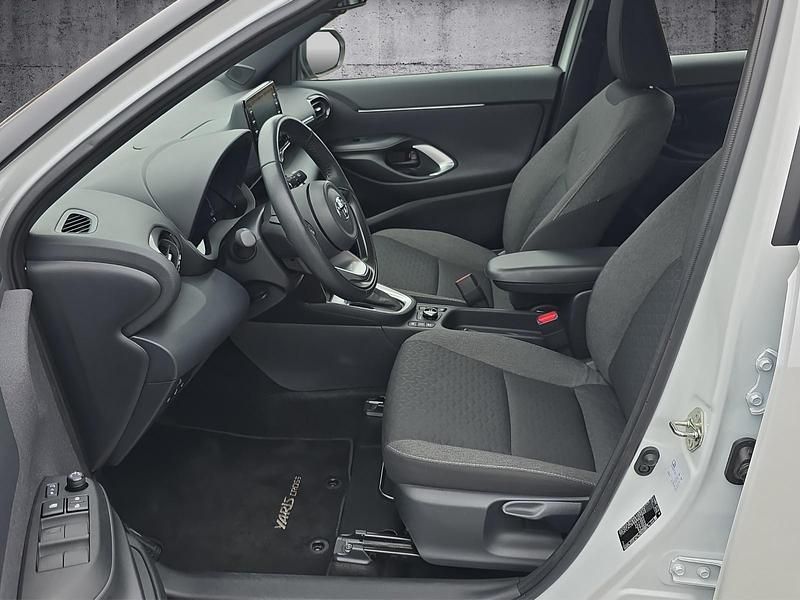 Gebraucht Toyota Yaris Cross Trend 116 PS (85 kW) 2024 Weiss SUV