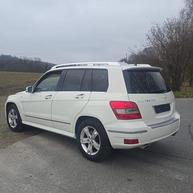 Gebraucht Mercedes GLK250 204 PS (150 kW) 2011 SUV