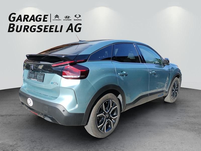 Neu Citroën e-C4 114 kW (156 PS) 2026 Grün Limousine