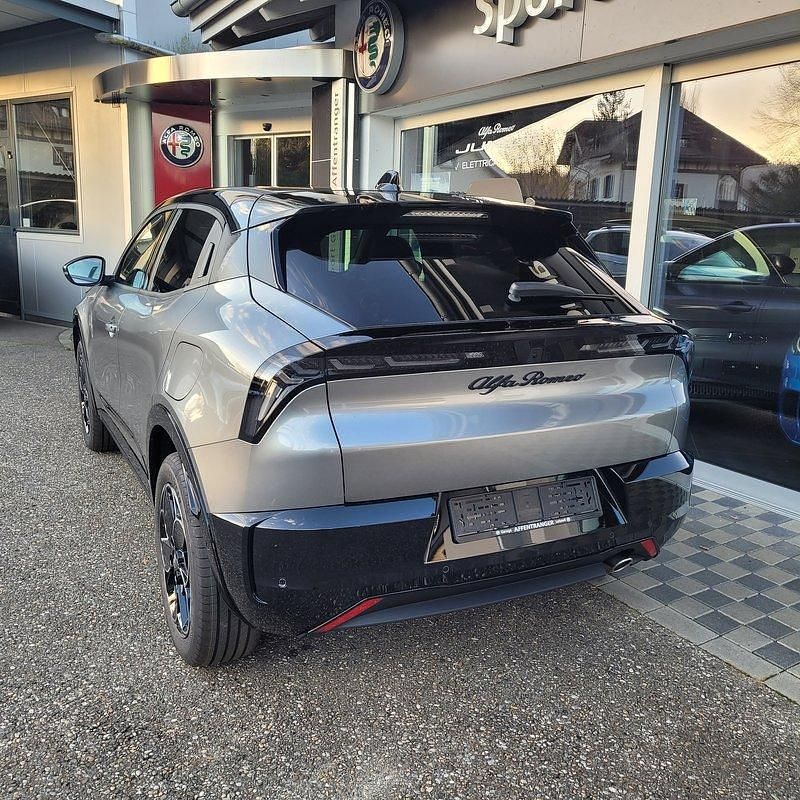 Neu Alfa Romeo GT Junior 146 PS (107 kW) 2025 Kombi