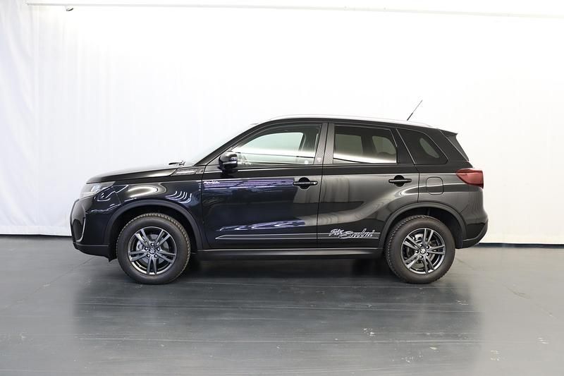 Gebraucht Suzuki Vitara 116 PS (85 kW) 2025 Schwarz SUV