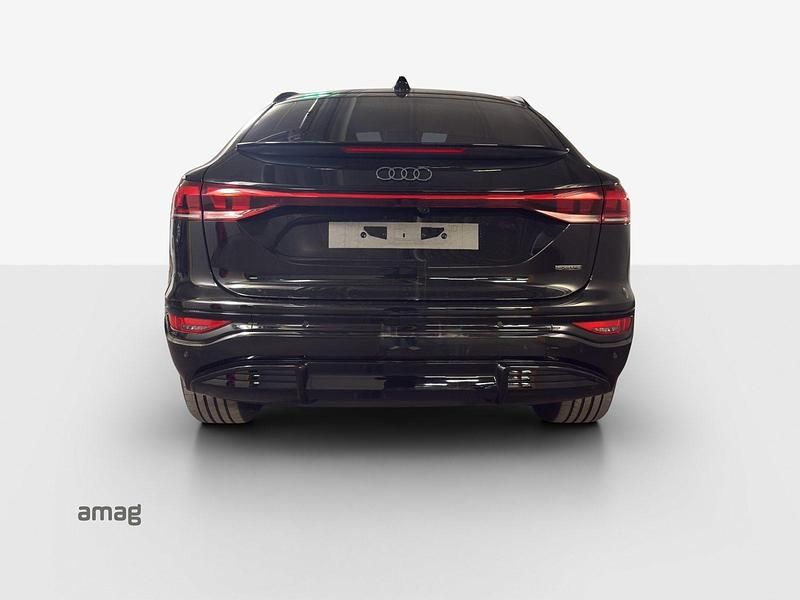 Neu Audi Q6 Sportback e-tron Comfort 285 kW (388 PS) 2026 Mythosschwarz metallic SUV