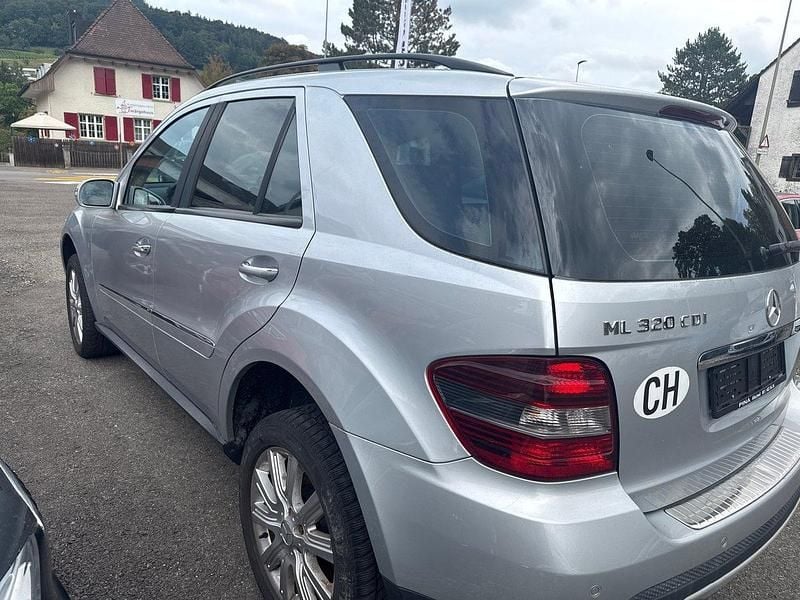 Gebraucht Mercedes ML320 224 PS (164 kW) 2007 SUV