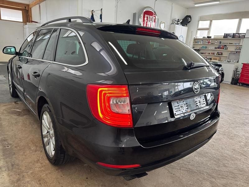 Gebraucht Skoda Superb Ambition 170 PS (125 kW) 2015 Kombi