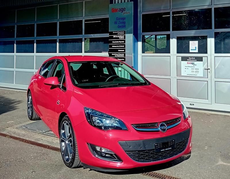 Gebraucht Opel Astra Cosmo 170 PS (125 kW) 2015 Rot Limousine