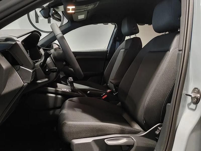 Neu Audi A1 Sportback Attraction 115 PS (84 kW) 2025 Gray Kleinwagen