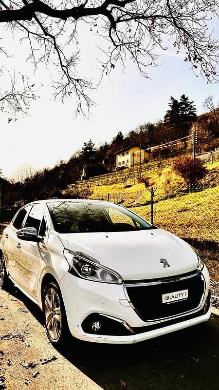 Gebraucht Peugeot 208 Style 82 PS (60 kW) 2016 Kleinwagen