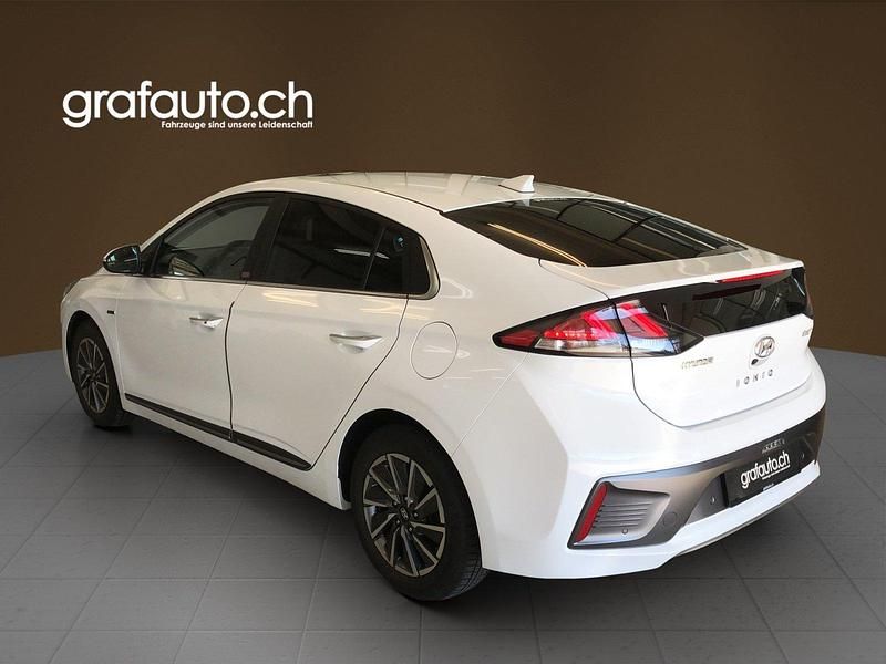 Gebraucht Hyundai Ioniq 100 kW (136 PS) 2020 Weiss Kleinwagen