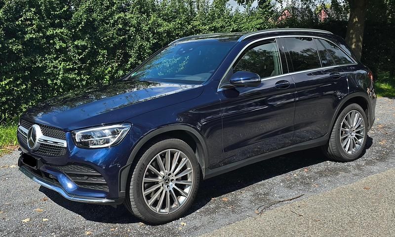 Gebraucht Mercedes GLC300 AMG line 245 PS (180 kW) 2021