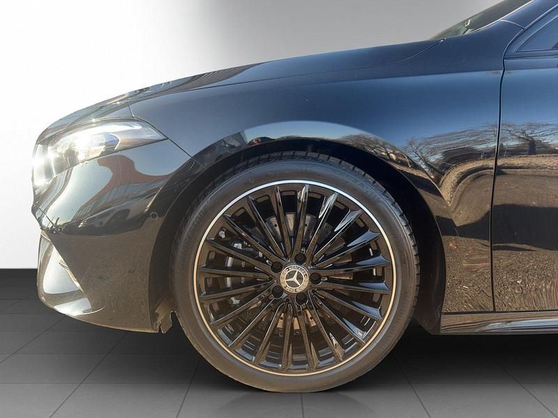 Neu Mercedes A220 190 PS (139 kW) 2026 Schwarz Limousine