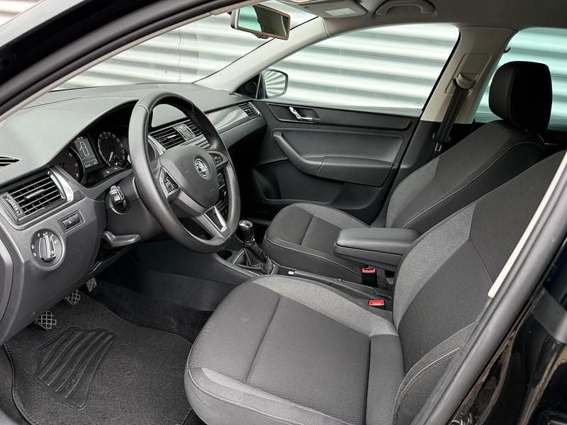 Gebraucht Skoda Rapid Ambition 105 PS (77 kW) 2015 Kleinwagen