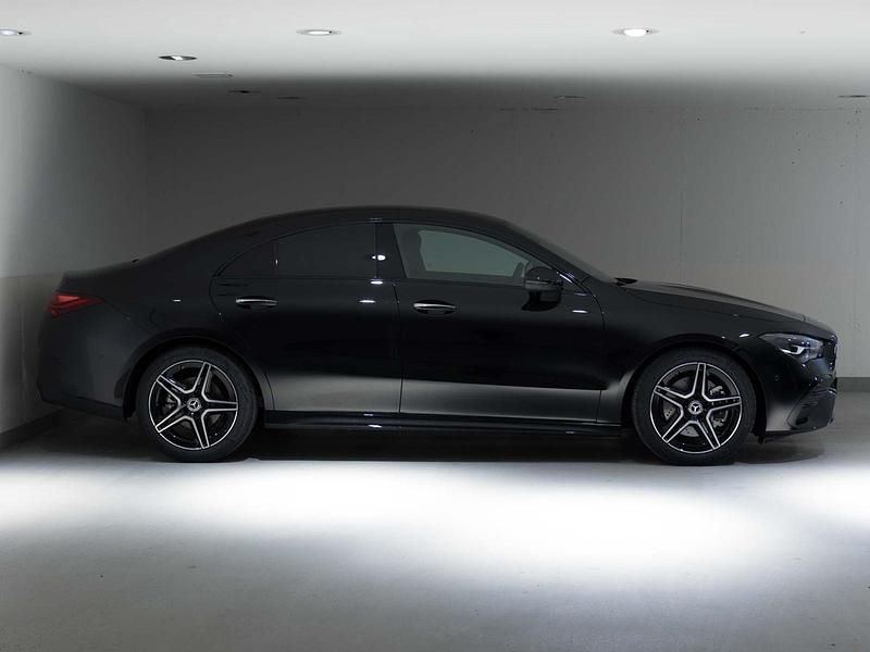 Gebraucht Mercedes CLA200 163 PS (119 kW) 2025 Schwarz Coupé