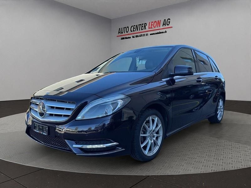 Gebraucht Mercedes B180 122 PS (89 kW) 2014 Van / Kleinbus