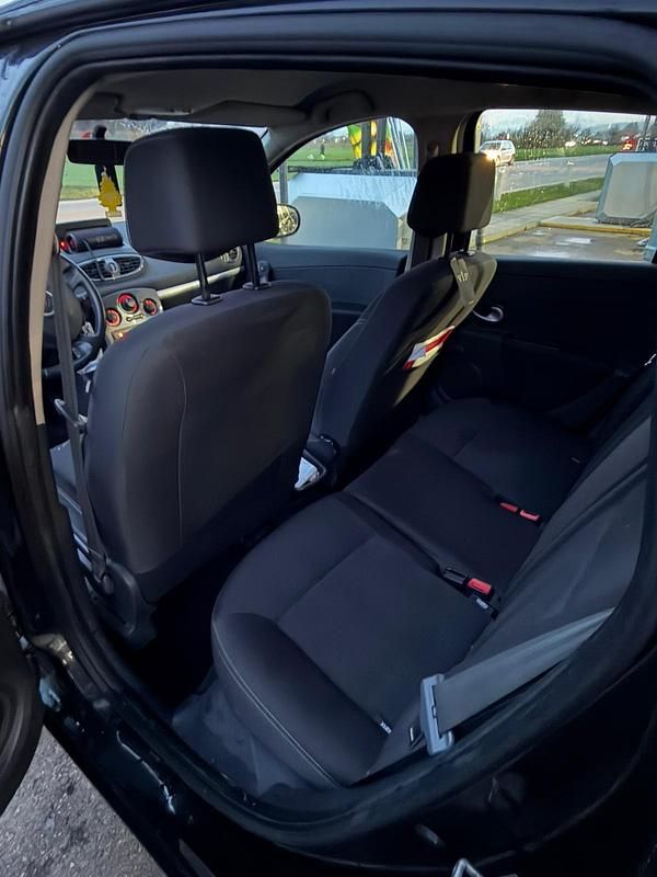 Gebraucht Renault Clio II 101 PS (74 kW) 2010