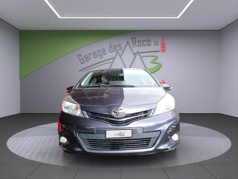 Violett Gebraucht 2012 Toyota Yaris Style Limousine | CHF 8’400 (Fairer Preis) - Bild 1/4