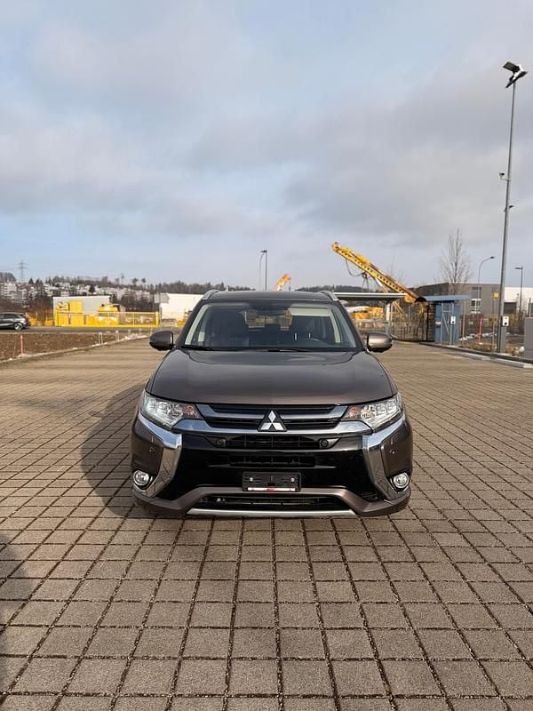 Gebraucht Mitsubishi Outlander P-HEV 121 PS (88 kW) 2016