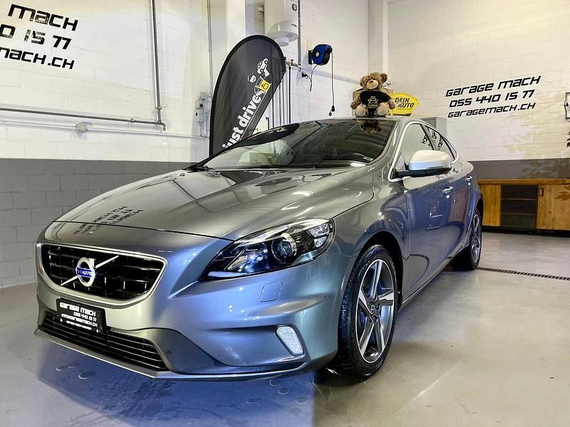 Gebraucht Volvo V40 R-Design Kinetic 120 PS (88 kW) 2015 Limousine