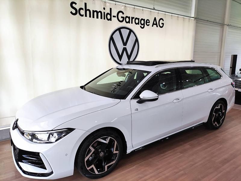 Weiss Gebraucht 2024 VW Passat R-line Kombi | CHF 43’900 - Bild 1/4