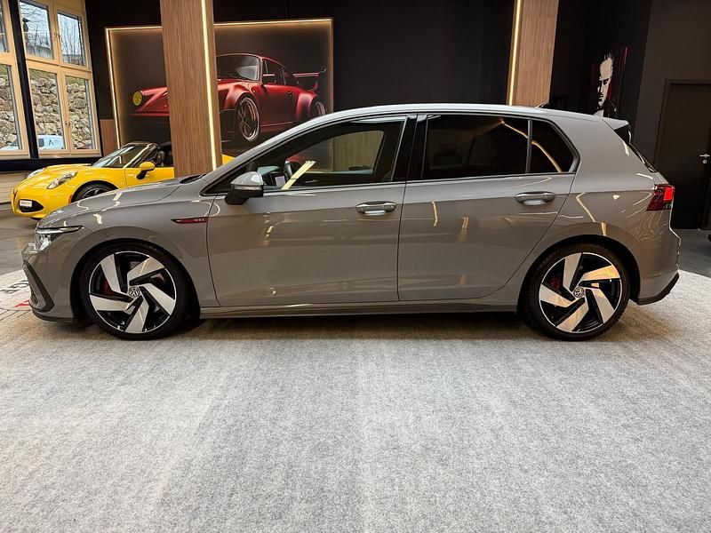 Gebraucht VW Golf VIII GTI 245 PS (180 kW) 2021 Grau Limousine