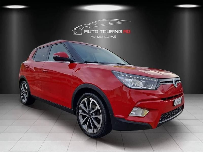 Gebraucht Ssangyong (KGM) Tivoli Sapphire 115 PS (84 kW) 2016 Rot SUV