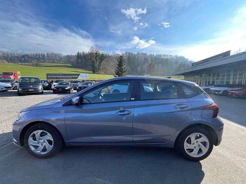 Gebraucht Hyundai i20 100 PS (73 kW) 2024 Blau Kleinwagen
