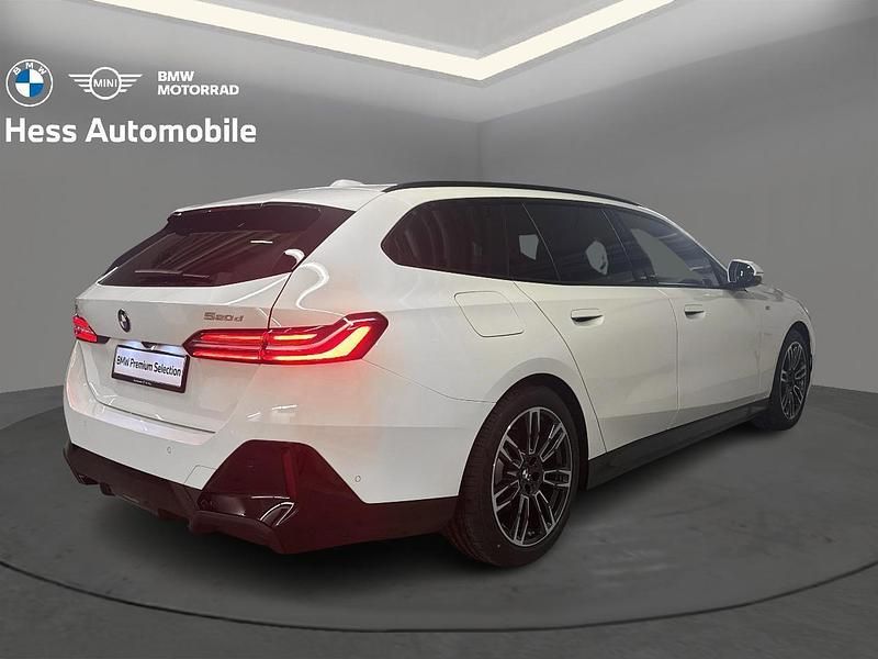 Gebraucht BMW 520 Comfort Edition 208 PS (152 kW) 2024 Weiss Kombi