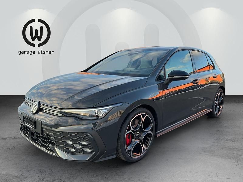 Grau Neu 2026 VW Golf GTI Limousine | CHF 50’555 (Etwas zu teuer) - Bild 1/4