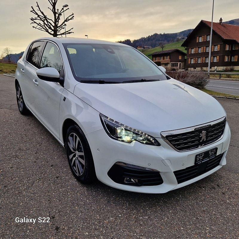Gebraucht Peugeot 308 130 PS (95 kW) 2019 Limousine