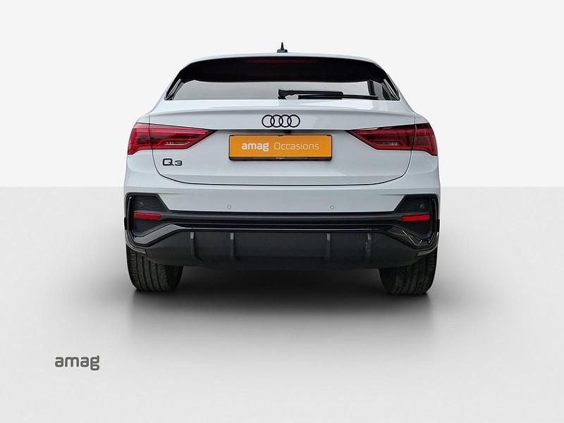 Gebraucht Audi Q3 Sportback Attraction 150 PS (110 kW) 2021 Gletscherweiss metallic SUV