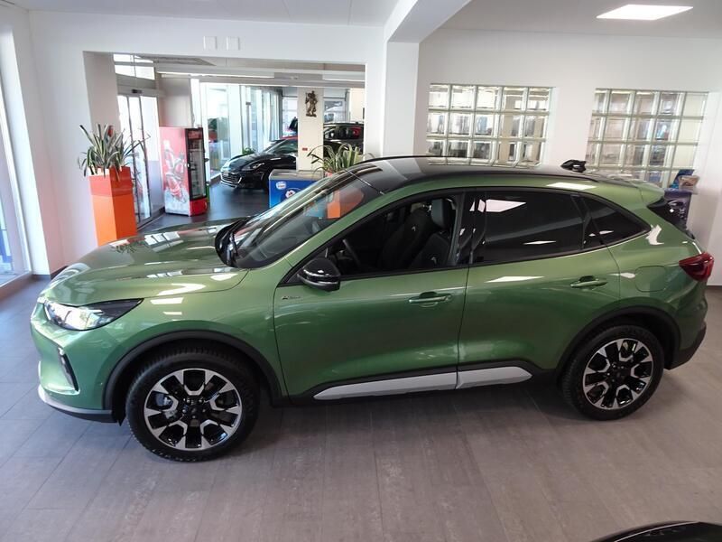 Gebraucht Ford Kuga Active X 179 PS (131 kW) 2024 Grün SUV