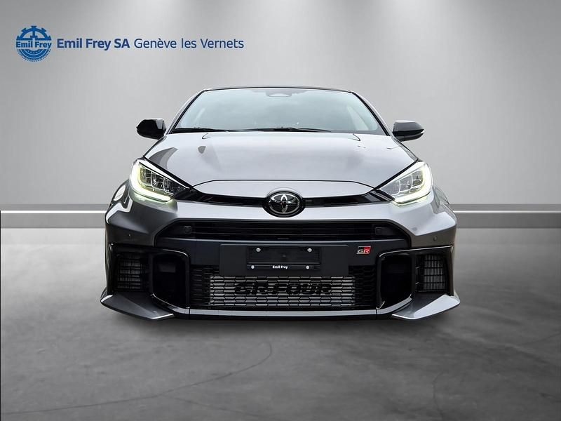 Neu Toyota Yaris Sport 280 PS (205 kW) 2025 Anthrazit Limousine