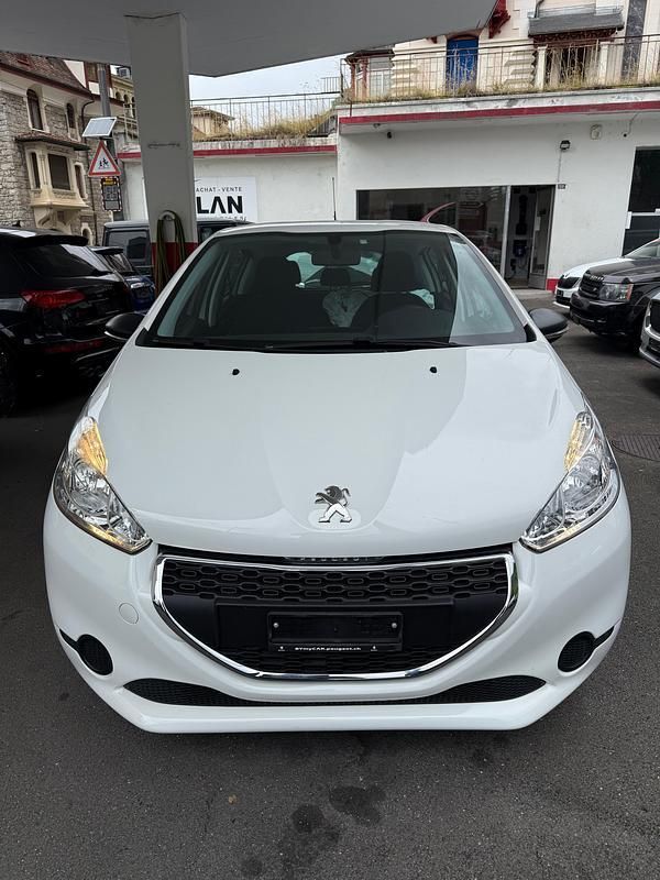 Gebraucht 2015 Peugeot 208 Kleinwagen | CHF 6’980 (Fairer Preis) - Bild 1/4