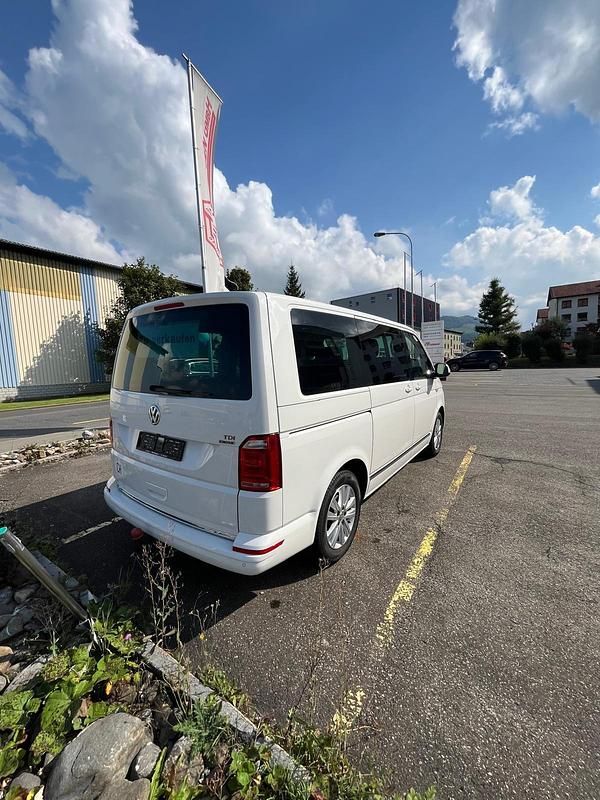 Gebraucht VW Multivan Highline 204 PS (150 kW) 2017 Van