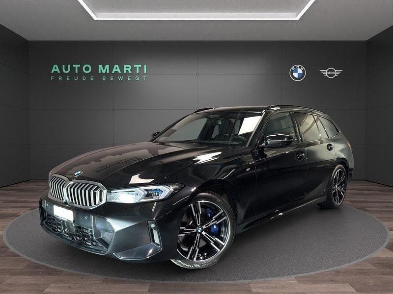 Saphirschwarz metall mét. Gebraucht 2024 BMW 330 M Sport Kombi | CHF 53’500 (Fairer Preis) - Bild 1/4