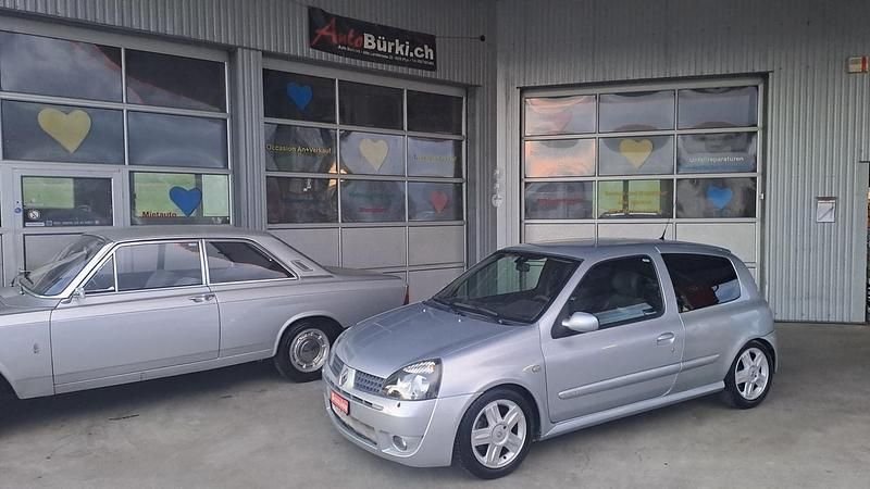 Silber Gebraucht 2001 Renault Clio II Limousine | CHF 7’999 - Bild 1/4
